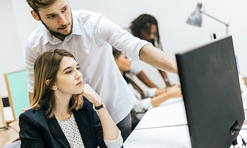 Como o sistema ERP auxilia no atendimento ao cliente